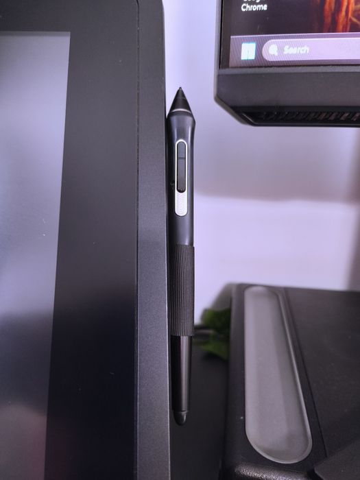 Wacom Cintiq 22HD DTK-2200 – stare excelentă, pen și accesorii incluse