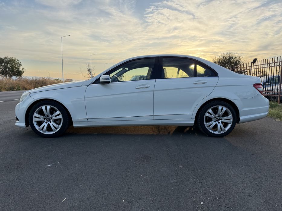 Mercedes-Benz C300 4MATIC 231к.с.