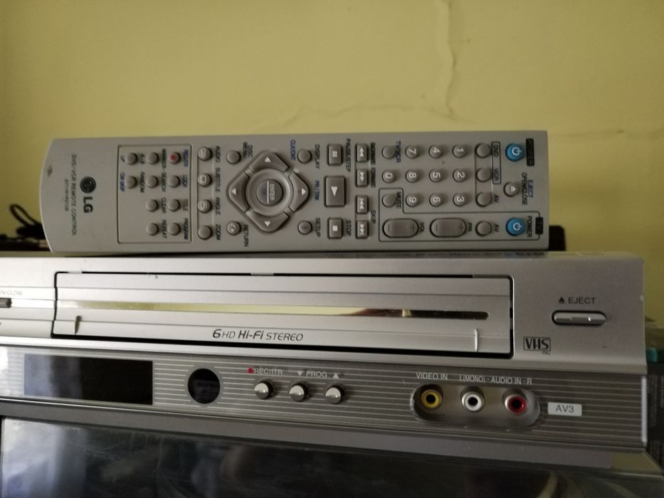 Combo dvd și VCR model LG vc8804
