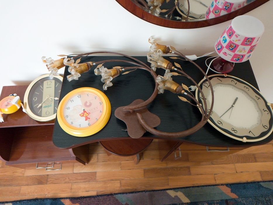 Vand lustra 6 brate+ceasuri de perete+ alte obiecte