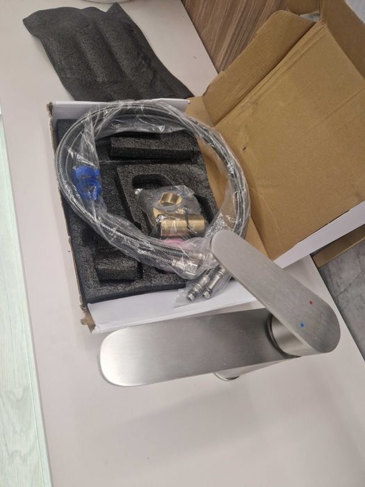 Смеситель для умывальника