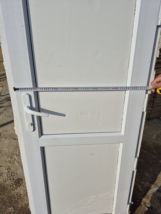 Продается пластиковые,деревянные двери