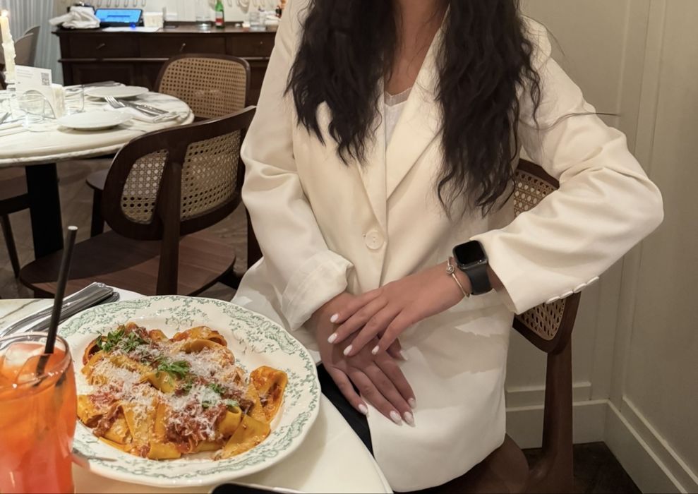 Костюм белый качественный