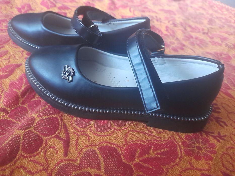 Обувь в школу для девочки