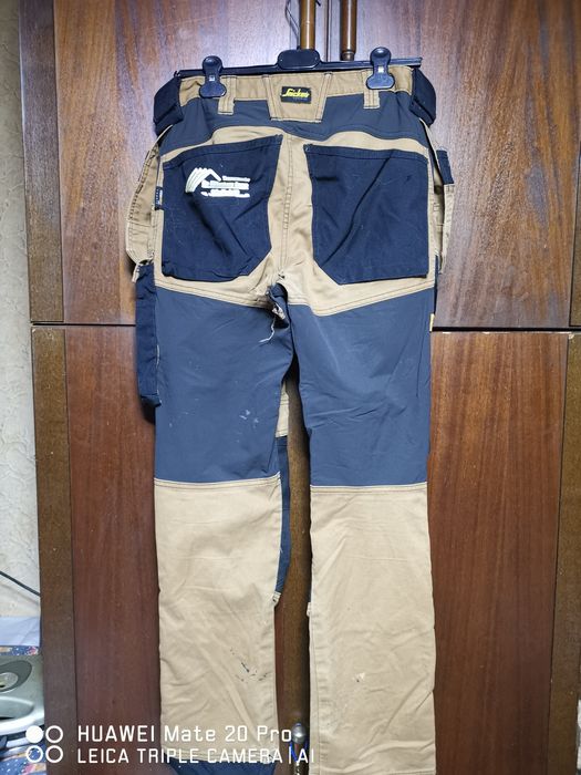 Snickers номер 50, модел 3023.