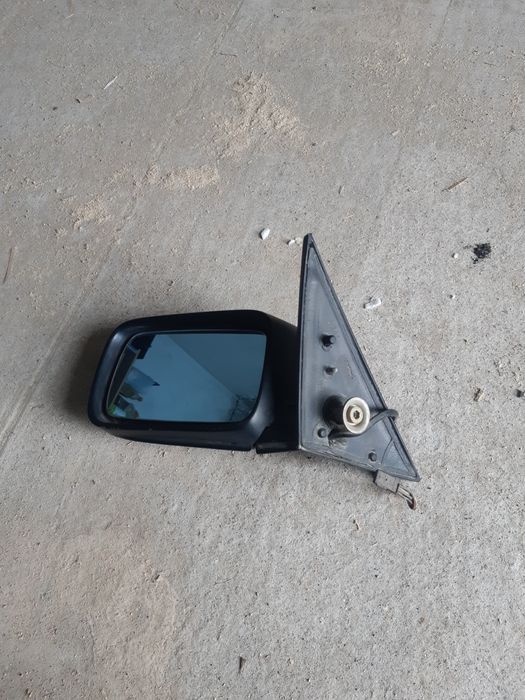 боковой стекло бмв е34