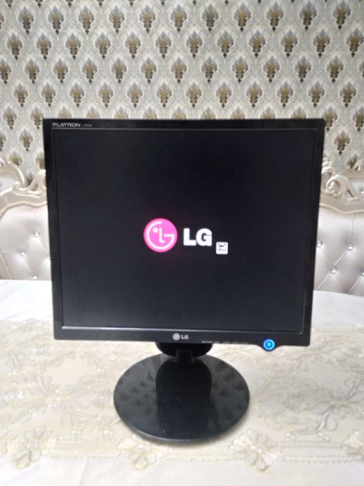 LG manitor 19 dyum made in korea