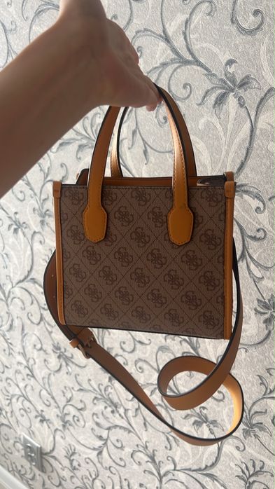 Сумка Guess……………………..