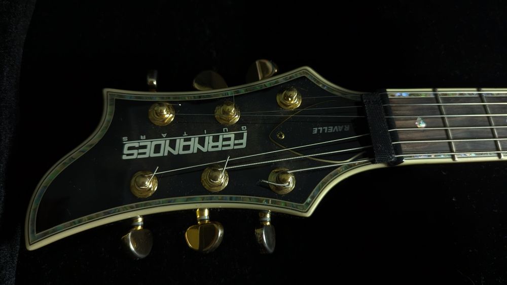 Электрогитара Fernandes и комбоуселитель marshall