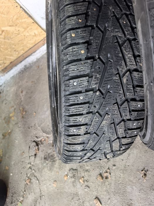 Шины зимние с шипамм