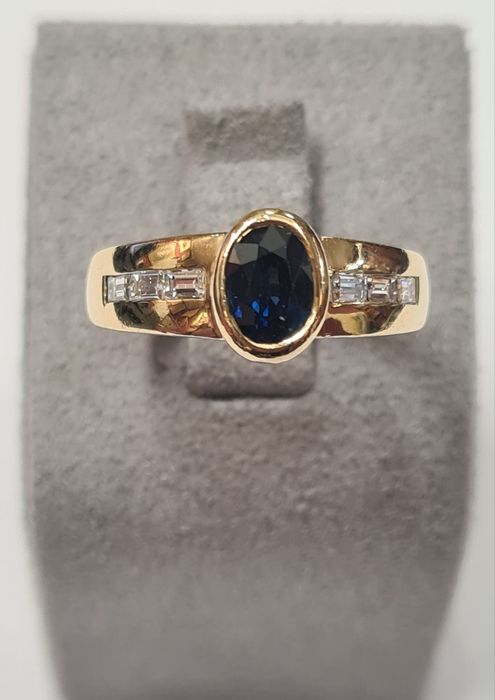 Inel din aur galben 18k, cu safir natural si diamante naturale, IAU837