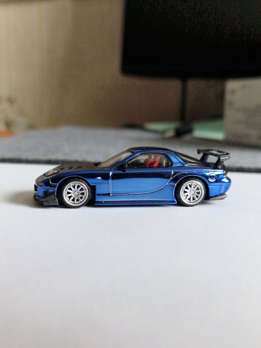 Модель машины 1/64 Mazda rx7 poprace