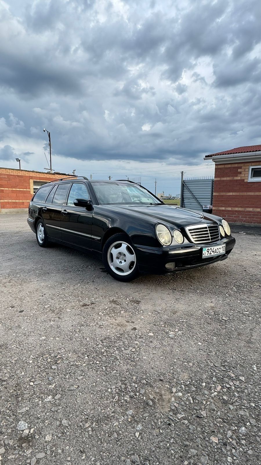 Mercedes в Костанай: купить и продать новый Мерседес или с пробегом на  автобазаре OLX.kz