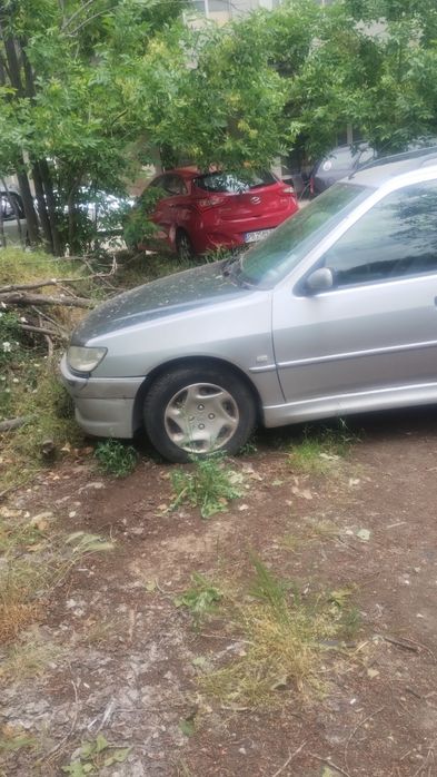 Лека кола в движение