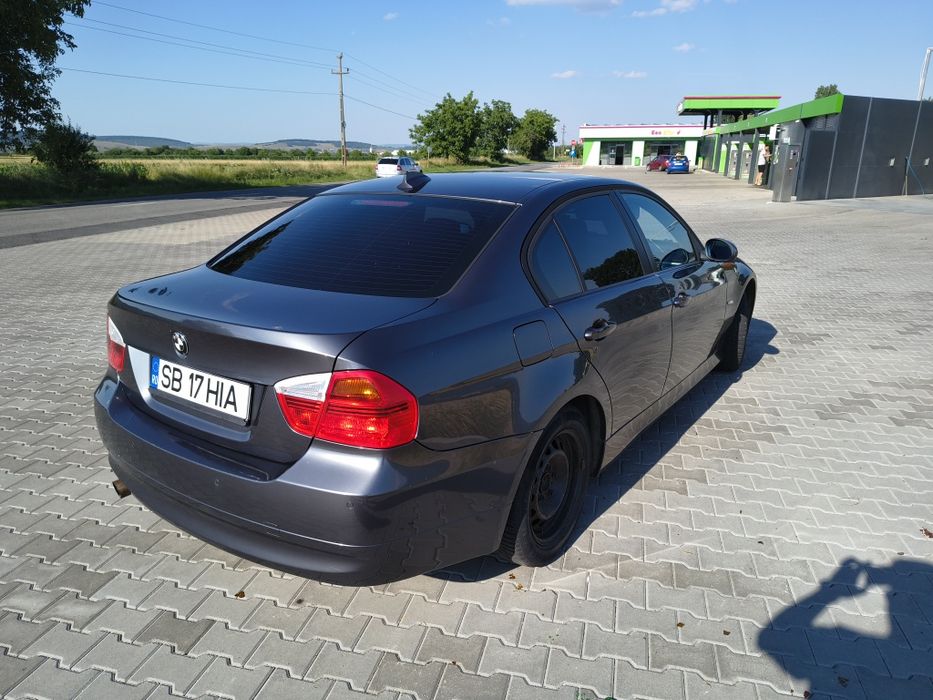 BMW 318i 2006 - E90