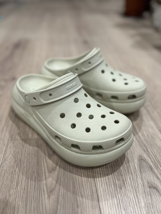 Чехли CROCS в бежово