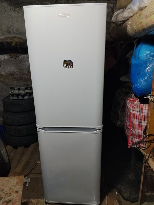 Холодильник рабочий