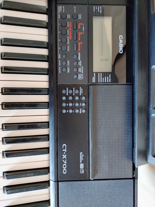 Продам синтезатор