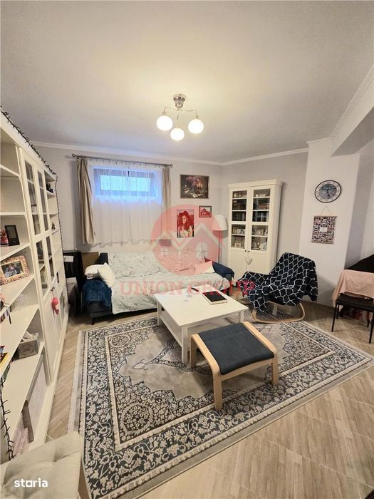 Apartament Spatios, 3 Camere, Decomandat, Demisol, Zona Primo