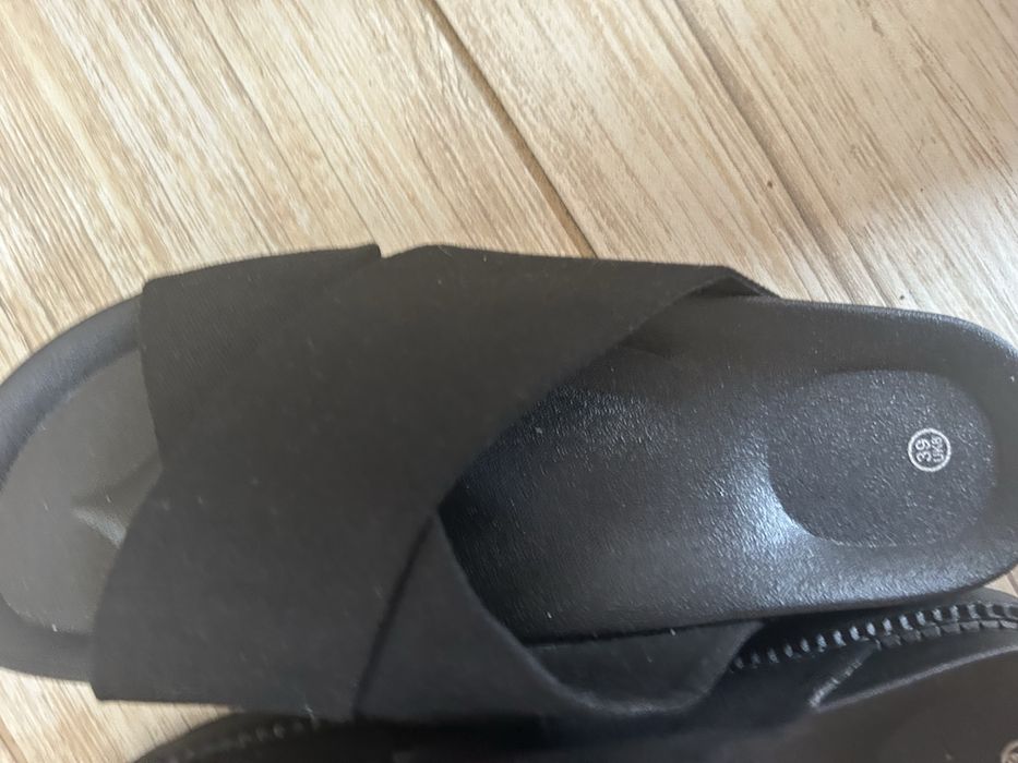 Дамски черни чехли