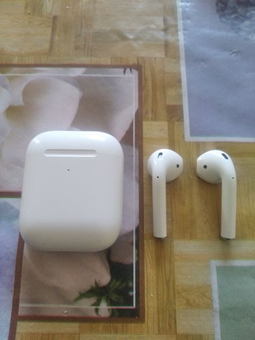 AirPods (Dubai 2.2 Lux version)