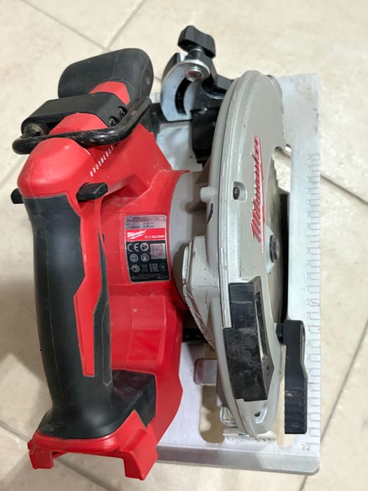 Milwaukee M18BLCS66 Акумулаторен безчетков ръчен циркуляр