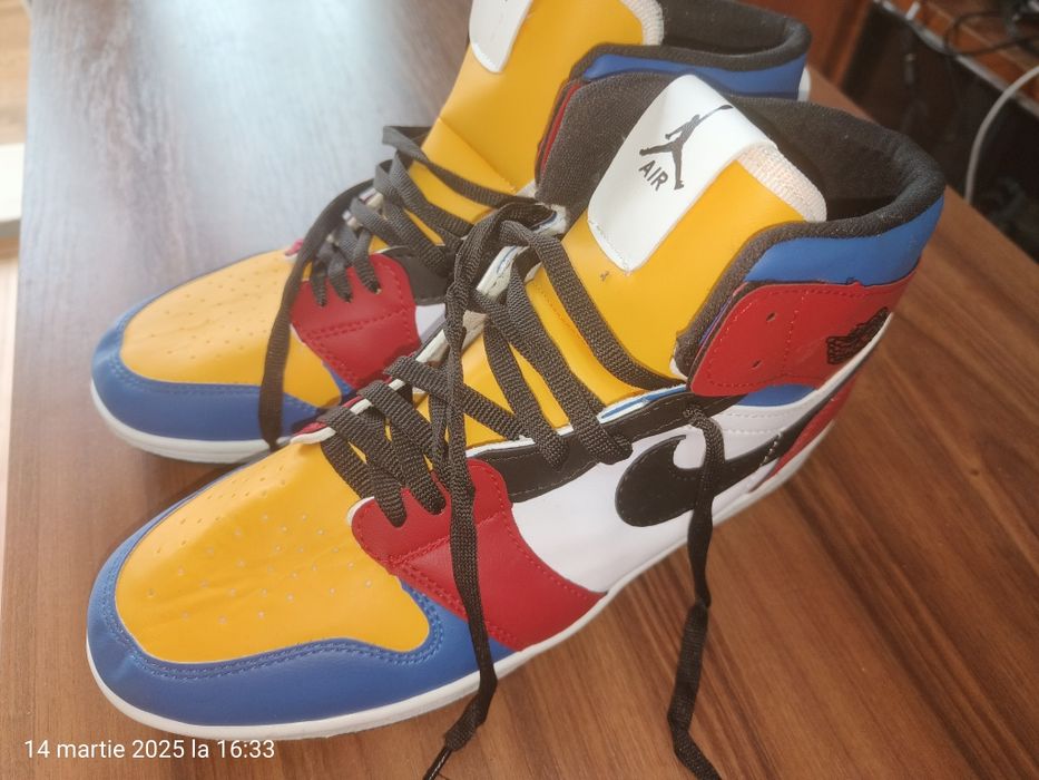 Vând adidași Nike Jordan mărime 43