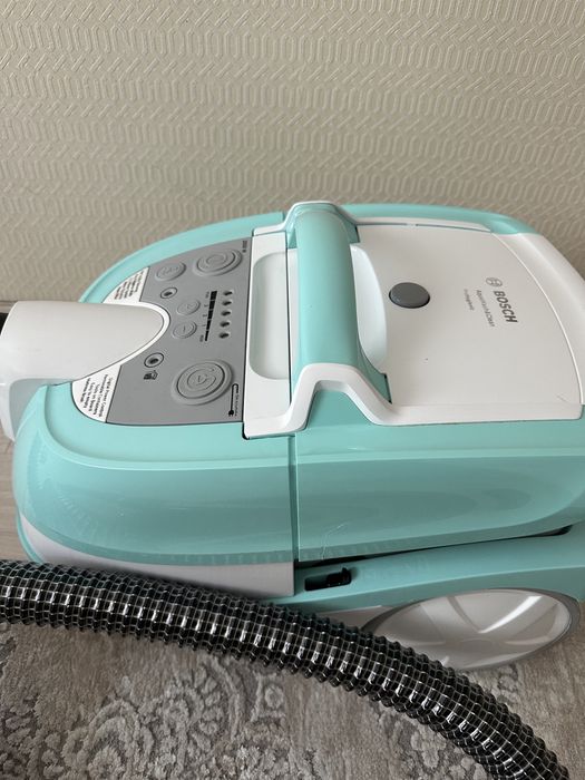 Пылесос Bosch в отличном рабочем состоянии