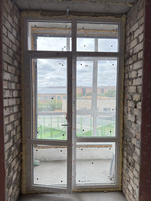 Продаю Балконный стеклопакет