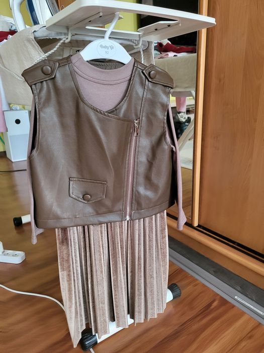 Продам платье для девочки 5 - 6 лет