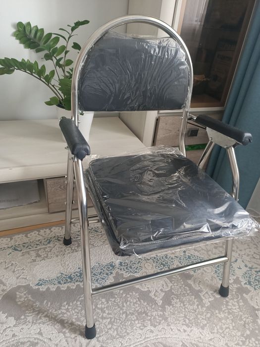 Кресло туалет новый