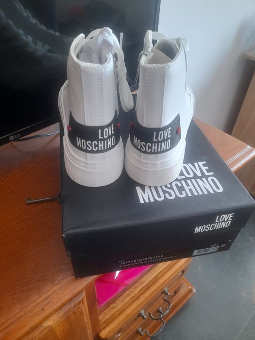 Gheata piele originala,Moschino italia