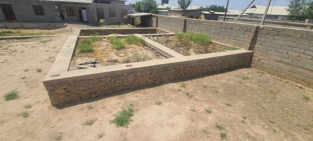 Uy sotiladi siroshni guzorda 30sutik