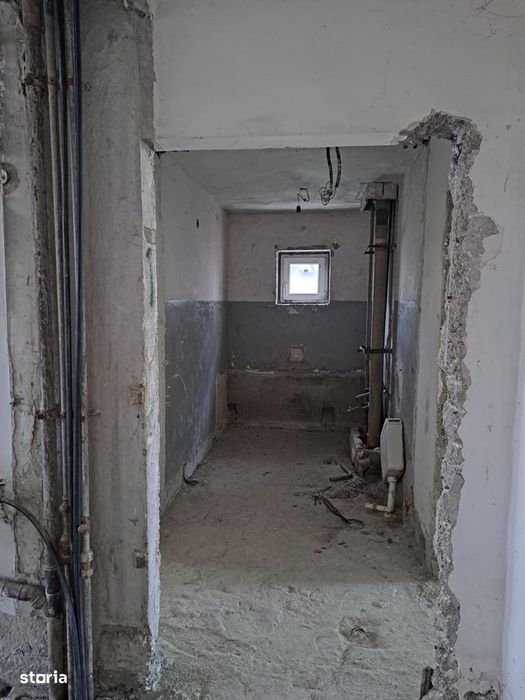Apartament 2 camere de vanzare , Carpati 2 , et. 1 , 62.900 euro neg.