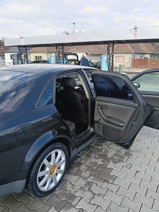 Vand Audi a4 motor 2.0.  131 cp