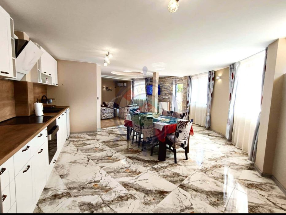 Просторен апартамент 115кв в К.К. Чайка