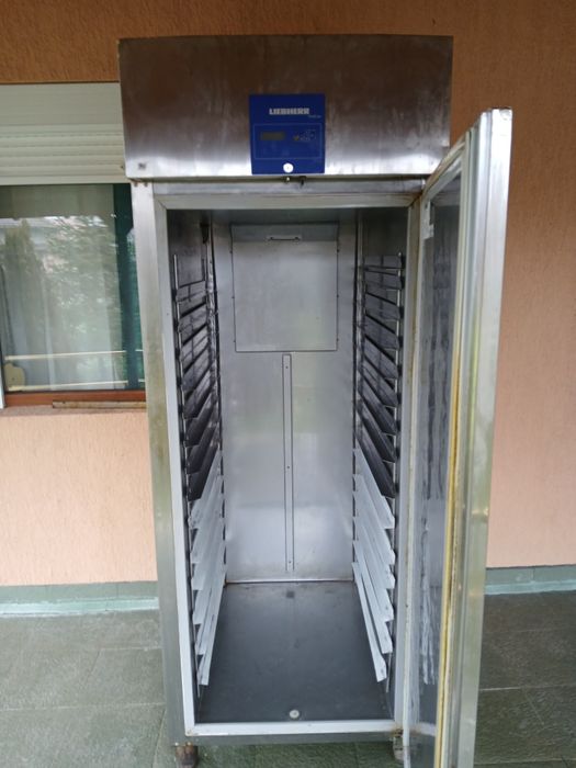 Продавам професионален фризер