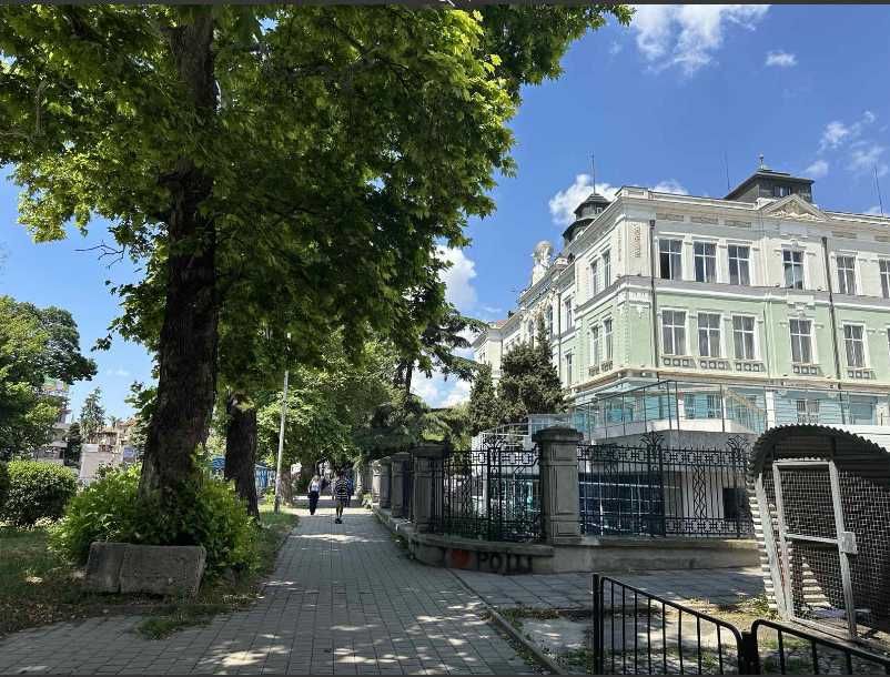 Дава се под наем Офис в Варна, Център - 110 кв.м за 2805 € - Снимка #1