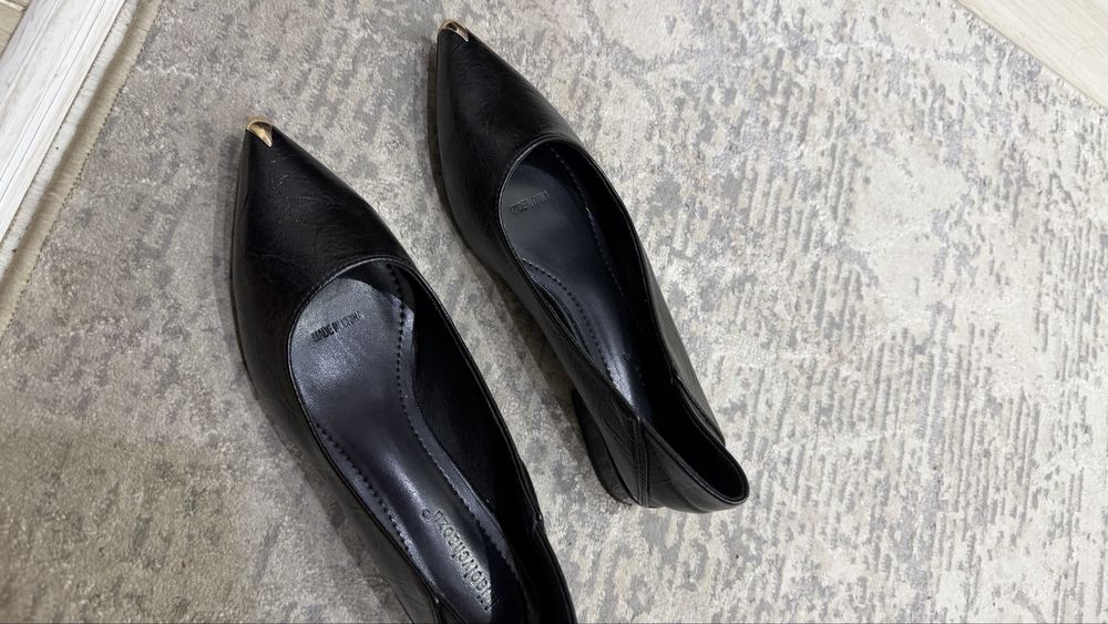 Туфля или обувь для женщин