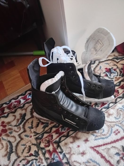 Продам коньки бу