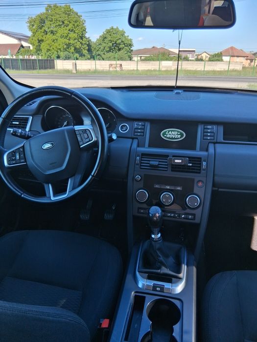 LAND ROVER Discovery 2016 — imagine 3