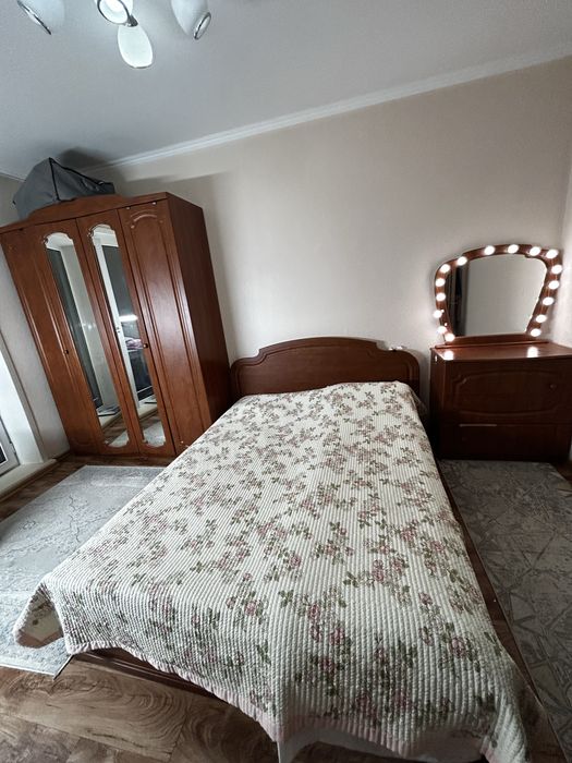 Продам спальный гарнитур