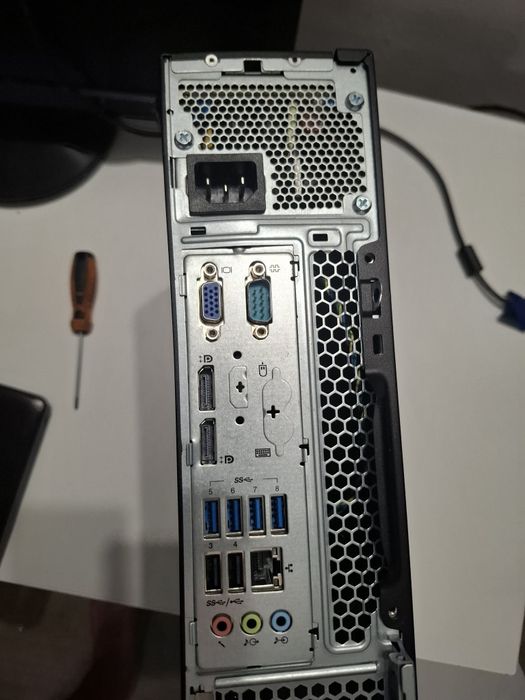 Calculator Lenovo cu ddr4, ssd si i3 6100 windows 11