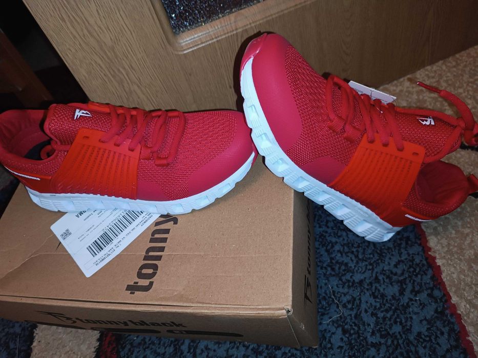 Adidasi sport marime 41 rosu