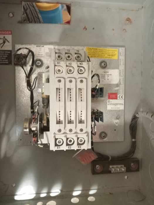 АВР для генератора CAT: GE Zenith с контроллером Entelli-Switch MX250.