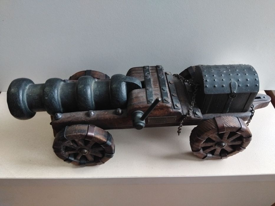 Стари макети на Испанки оръдия