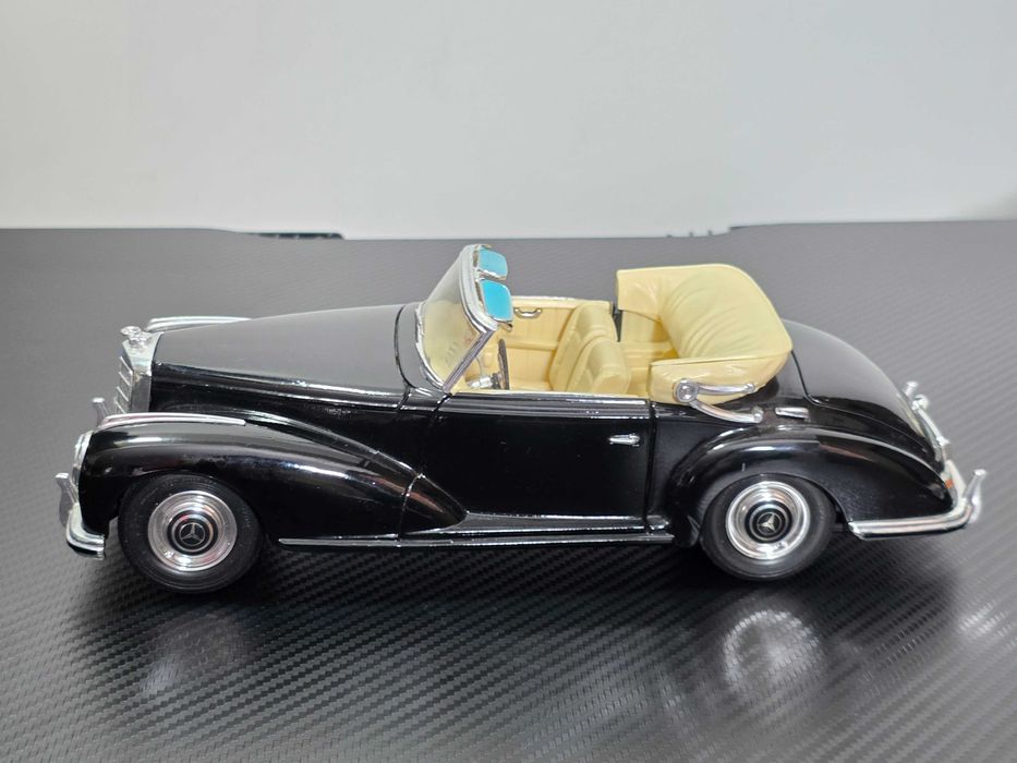 Macheta Auto 1/18 Maisto Mercedes 300S 1955