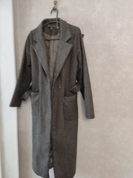 Женское пальто размер 44