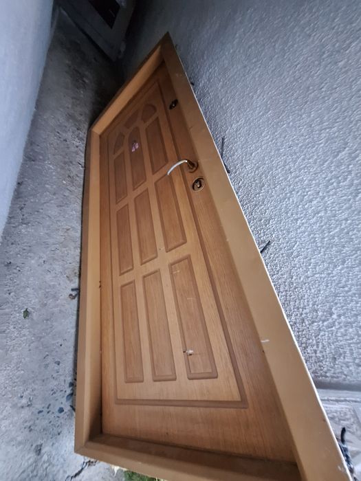 Vând usa apartament + termopan noua