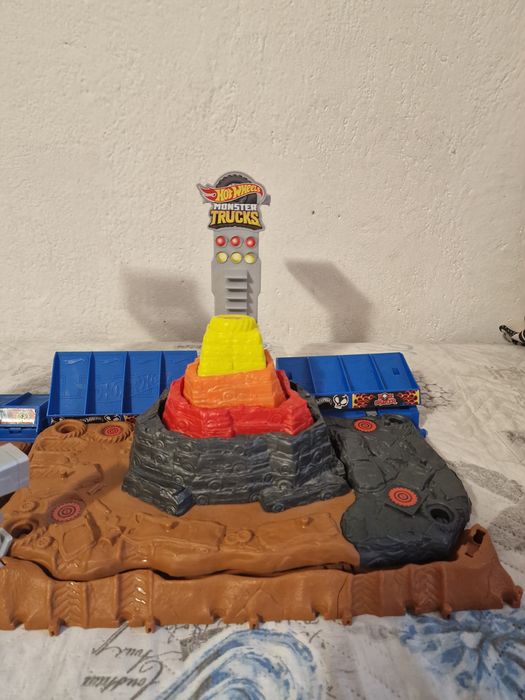 Hot Wheels писти